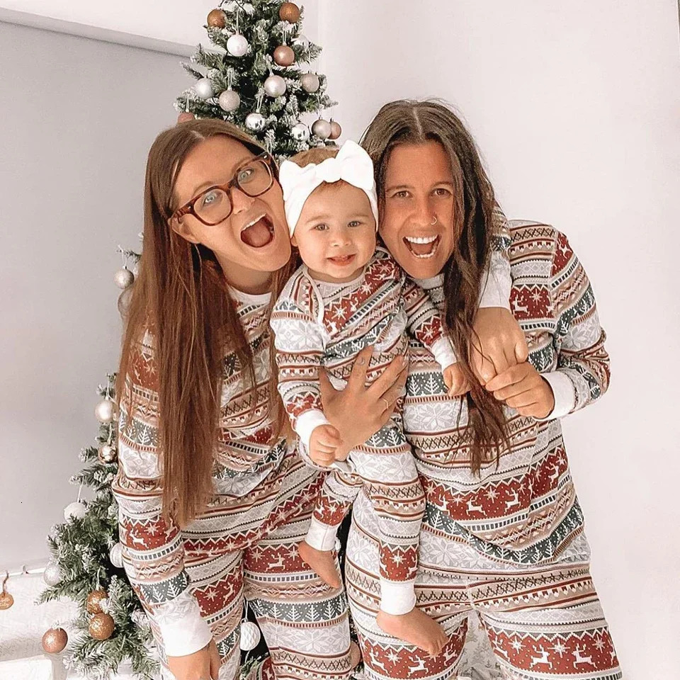 Family Matching Outfits Look Christmas Pajamas Set Daddy Mother Daughter Baby Boy Girl Dog Whole 231207