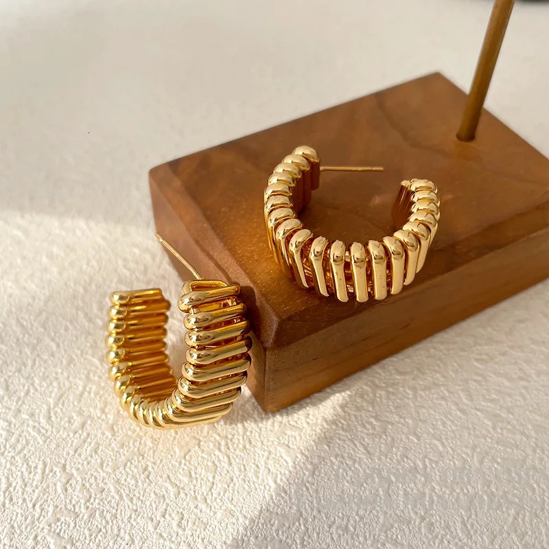 Dangle Chandelier 925SilverNeedle Modern Jewelry Metal Hoop Earrings Trend Selling Gold Color Fashion Drop For Women 231208