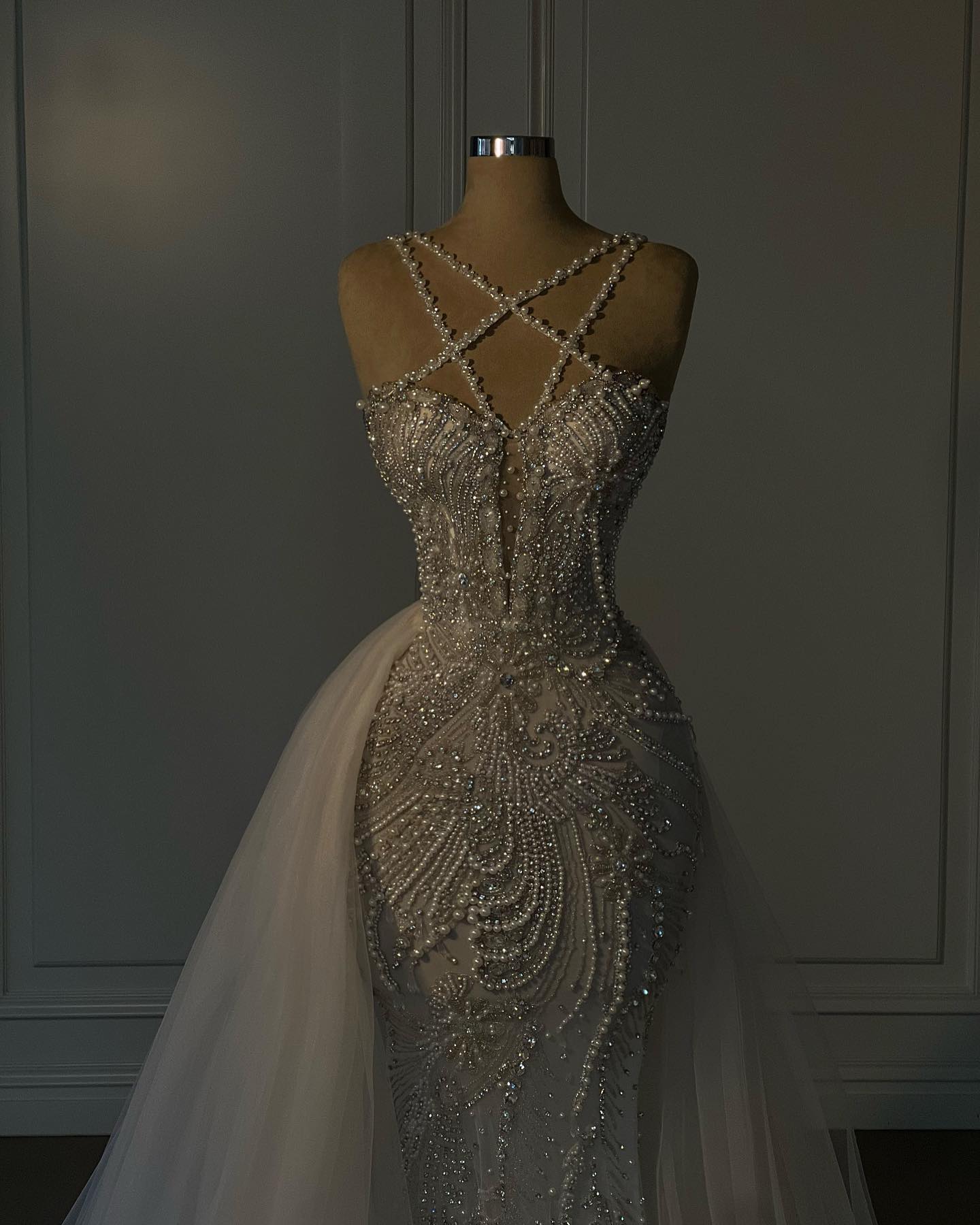 Cross Mermaid Dresses Neck Crystal Pearls Wedding Dress Sweep Train Mariee Bridal Gowns
