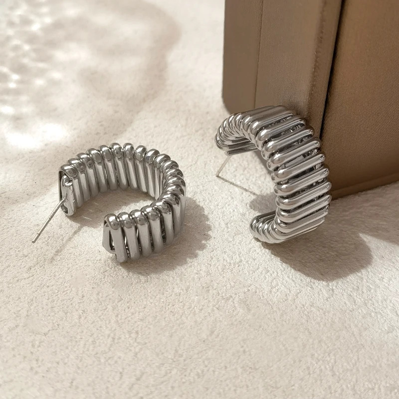 Dangle Chandelier 925SilverNeedle Modern Jewelry Metal Hoop Earrings Trend Selling Gold Color Fashion Drop For Women 231208