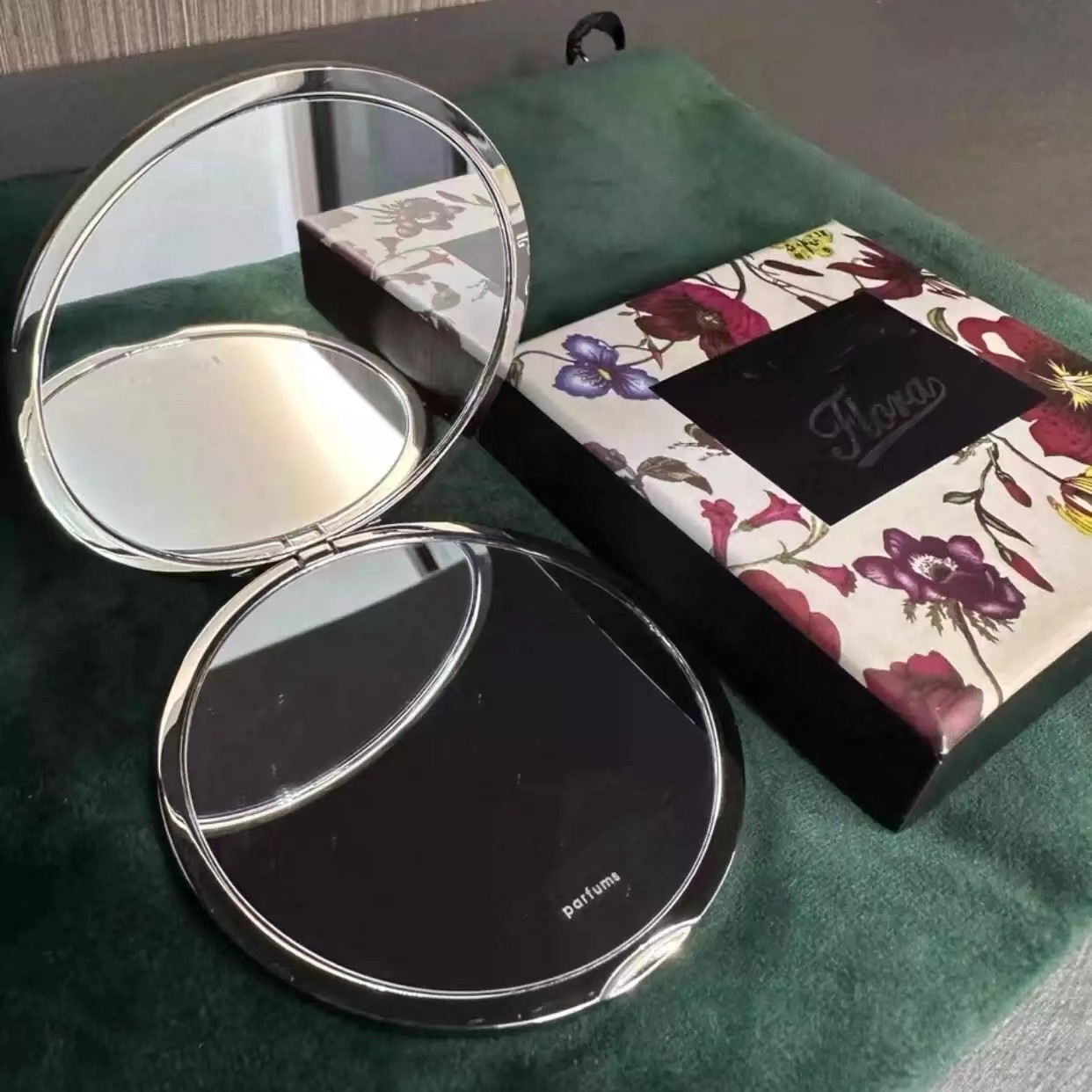 Brand Sliver Floral Makeup Mirror Compact Stainless Steel Metal Pocket Vanity Mirror 2 Sided Women Portable Folding Mirror Gift