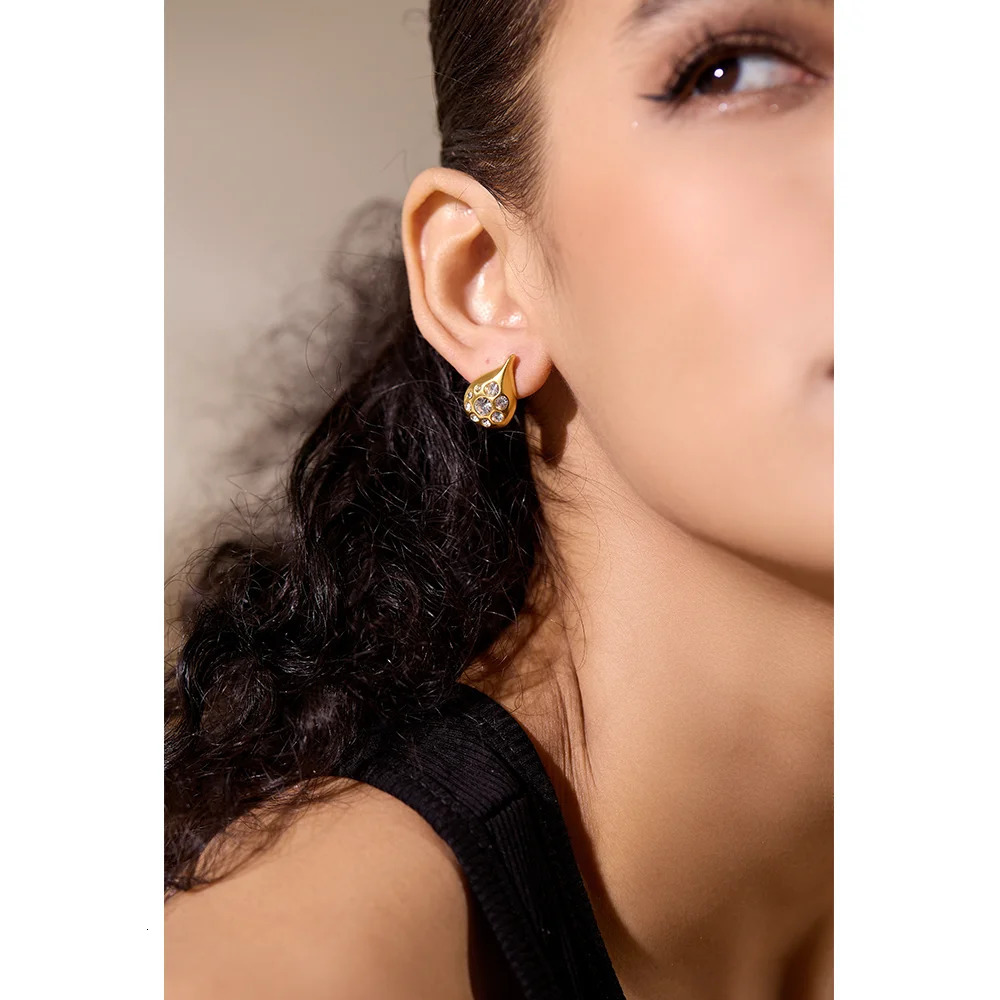Charm Yhpup Exquisite Cubic Zirconia Stainless Steel Water Drop Fashion Stud Earrings Trendy Prevent Allergy Jewelry Women 231208