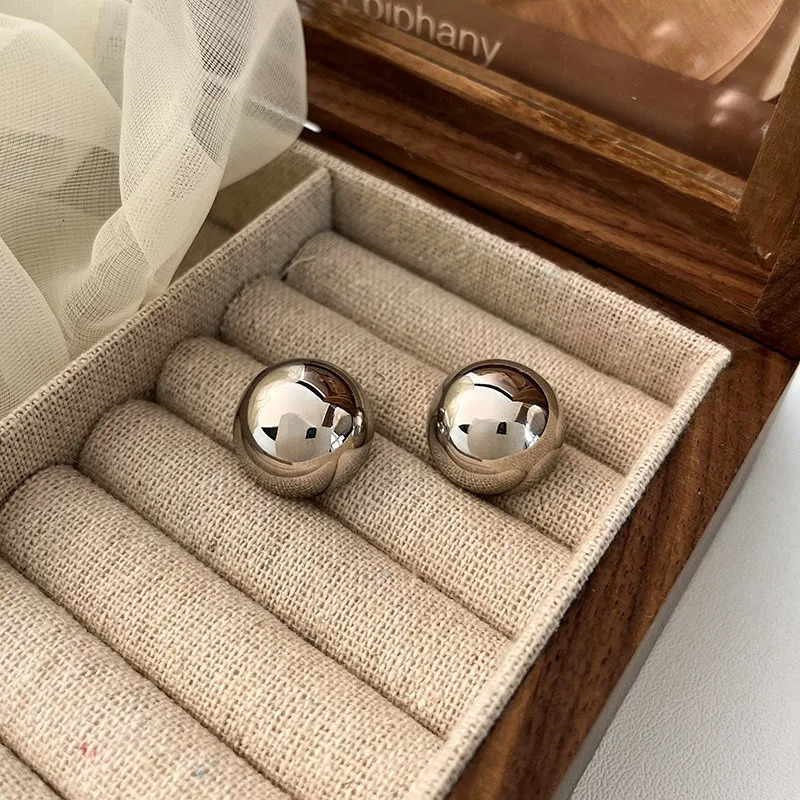 Charm European Style Punk Fashion Geometric Half Metal Big Ball Round Stud Earrings for Women Girls Party Accessories 231208