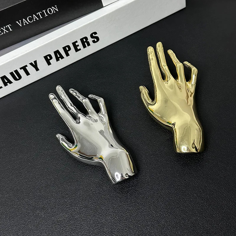 Pins Brooches Metal Smooth Palm Hand shaped Large Broochs for Women Men Punk Unique Creative Suit Party Jewelry Accessories 231208