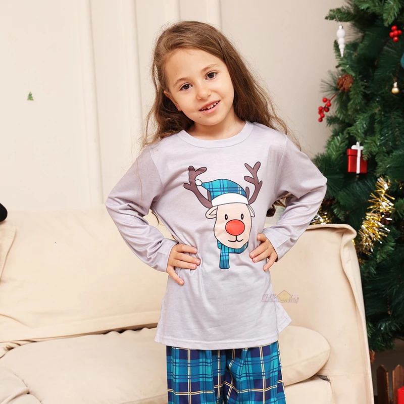Family Matching Outfits Xmas Pajamas Set Deer Printed 2024 Christmas Look Same Adult Kids Mother And Daughter Dog Clothes 231207