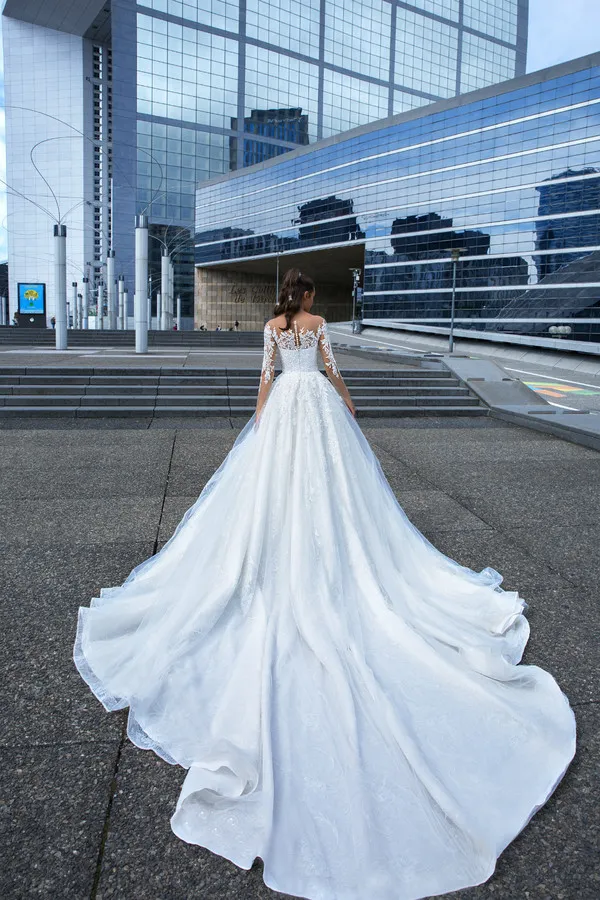 Long Train A Line Beach Wedding Dresses Lace Appliques Ivory Tulle Bridal Gowns Sheer Neck Long Sleeves Luxury Bride Dress 2024 Spring Vestido De Novi