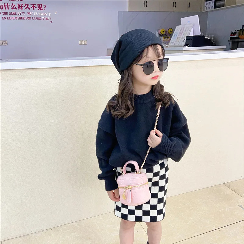 Handbags Fashion Children Shoulder Bags Patent Leather Cute Little Girls Mini Shoulder Bag for Kids Coin Purse Small Handbags 231208