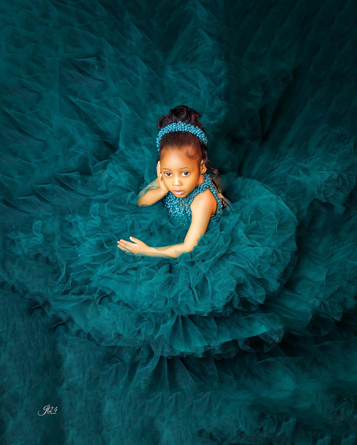 2023 Hunter Green Luxurious Flower Girl Dresses Ball Gown Tulle Pearls Tiers Vintage Little Girl Peageant Birthday Christening Dress Gowns ZJ418