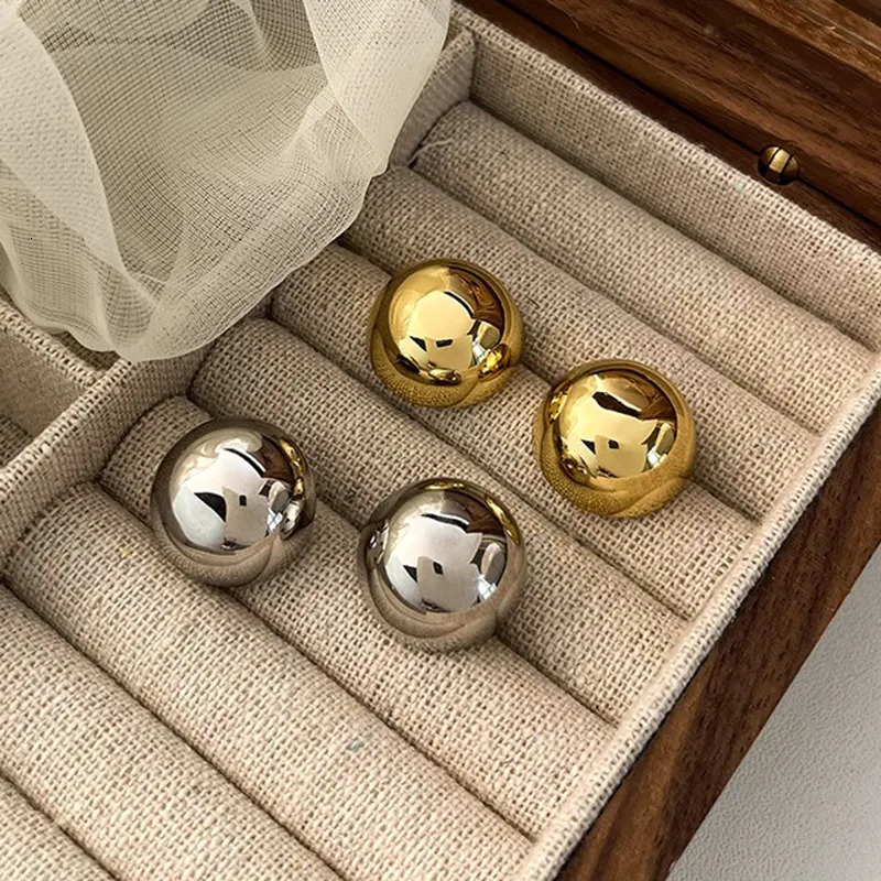 Charm European Style Punk Fashion Geometric Half Metal Big Ball Round Stud Earrings for Women Girls Party Accessories 231208