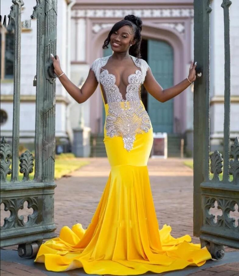 Rhinestone Prom Dresses For Women Beading Yellow Velvet Mermaid Evening Gowns Black Girls Robes De Bal Party Wear
