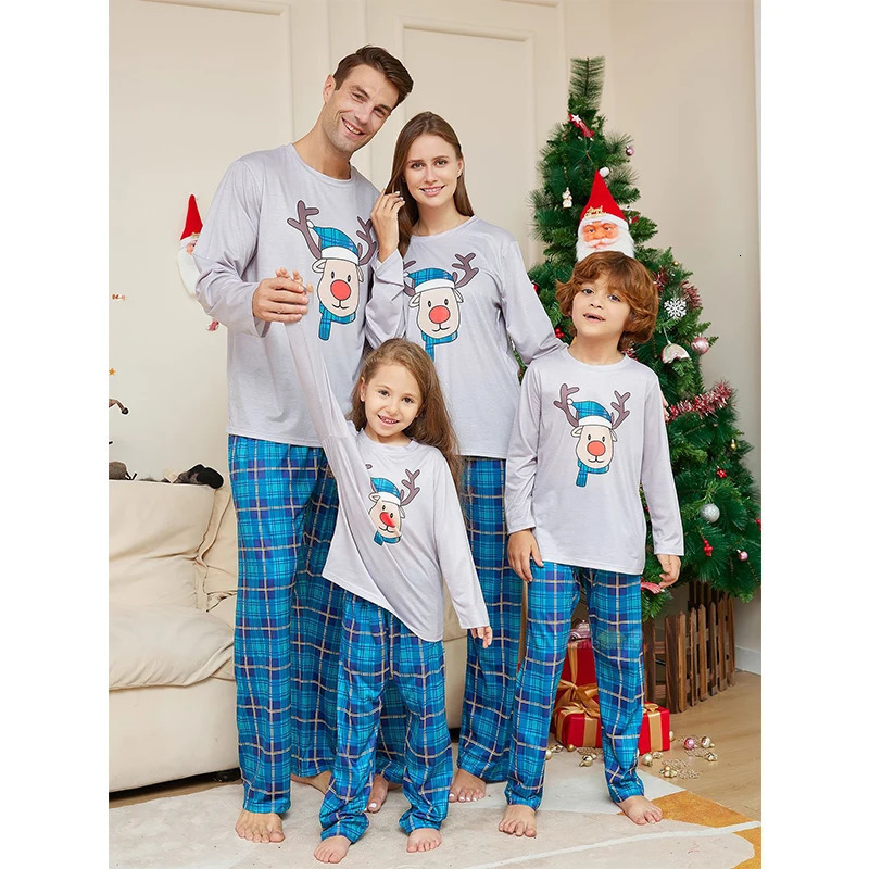 Family Matching Outfits Xmas Pajamas Set Deer Printed 2024 Christmas Look Same Adult Kids Mother And Daughter Dog Clothes 231207