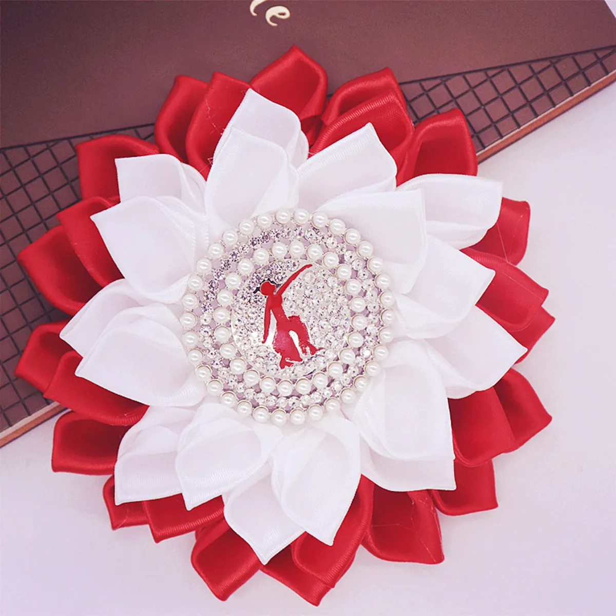 Pins Brooches Satin Ribbon Corsage Red Fortitude Delta Flower Pin Greek Sorority Brooch For Lady 231208