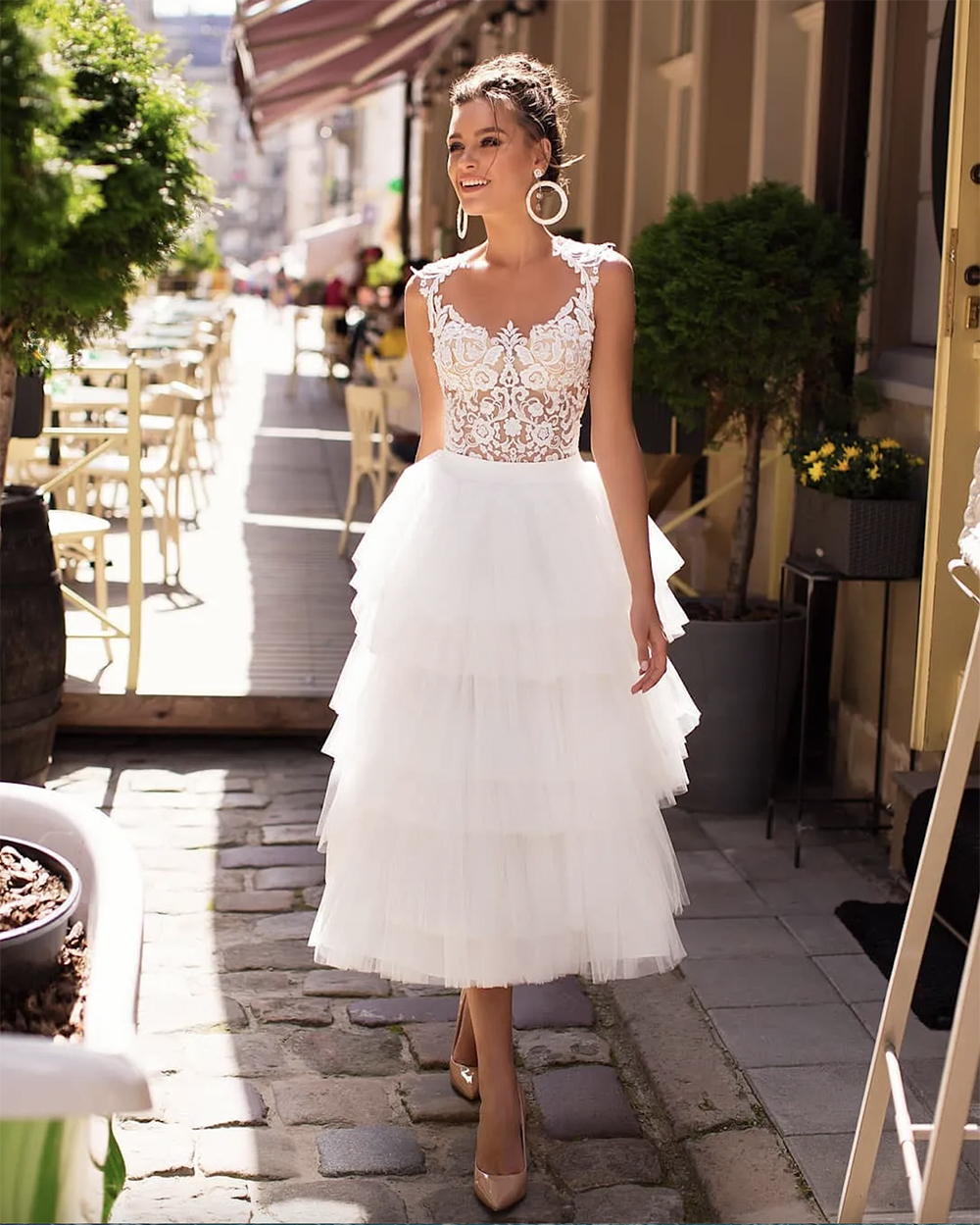 Stylish A e Lace Beach Wedding Dresses Scoop Neck Tea Length Short Bridal Gowns Tulle Tiered robe de mariee