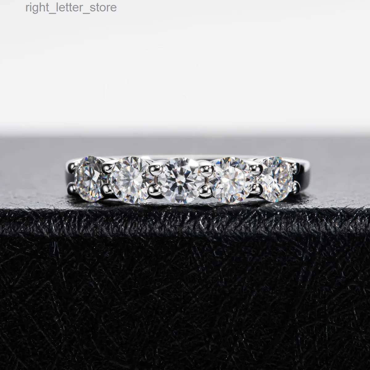 With Side Stones Fine Jewelry Five Stone 4mm D Color Moissanite Ring S925 Sterling Silver Ring Woman Wedding Bands YQ231209