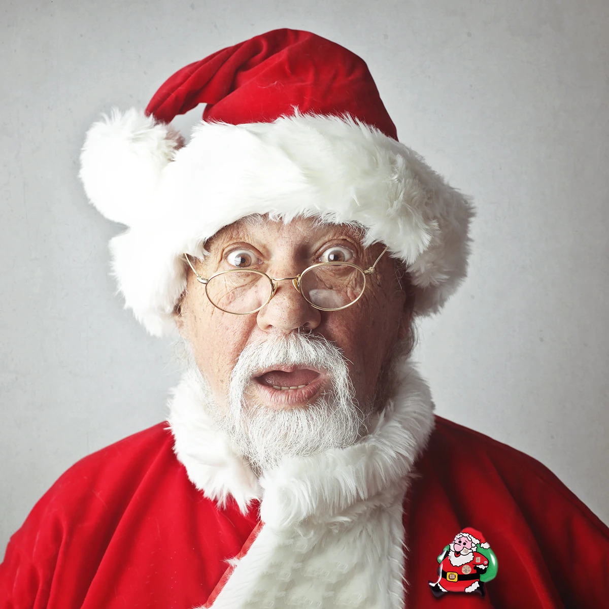 Pins Brooches 50Pcs Christmas Brooch Luminous Xmas Santa Claus Badge Boutonniere LED Jewelry Corsage Pin for Children Gift 231208