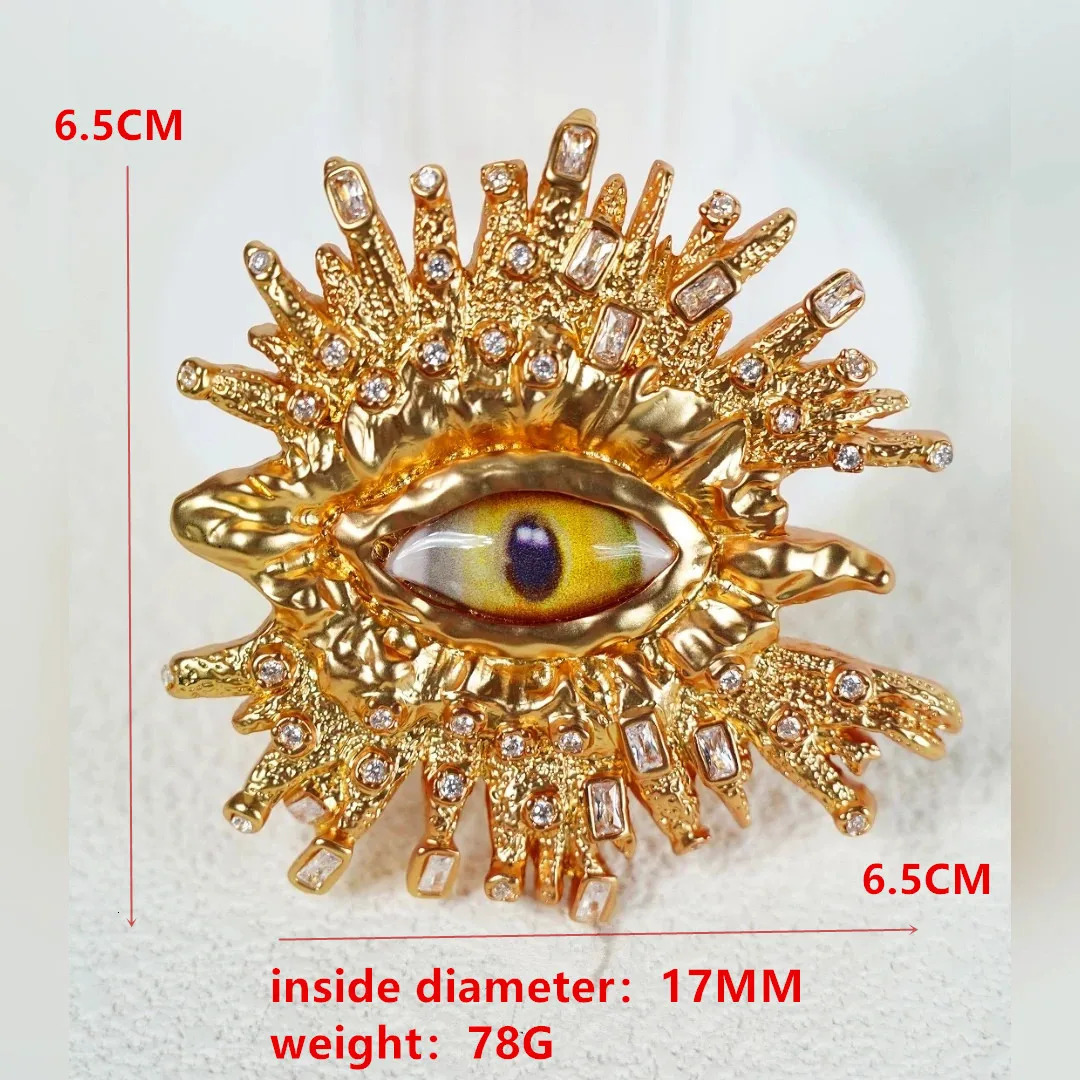 Pins Brooches Personalized Devil's Eye Brooch Metal Tassel for Men Women Unisex Pin Jewelry Brass European And American Retro 231208