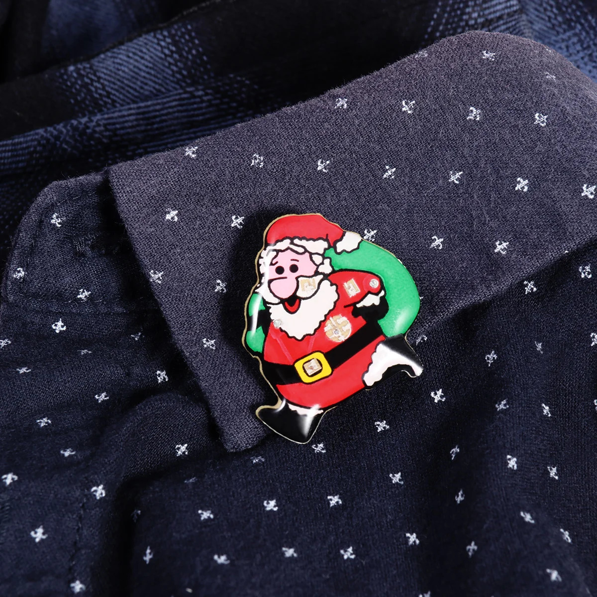 Pins Brooches 50Pcs Christmas Brooch Luminous Xmas Santa Claus Badge Boutonniere LED Jewelry Corsage Pin for Children Gift 231208