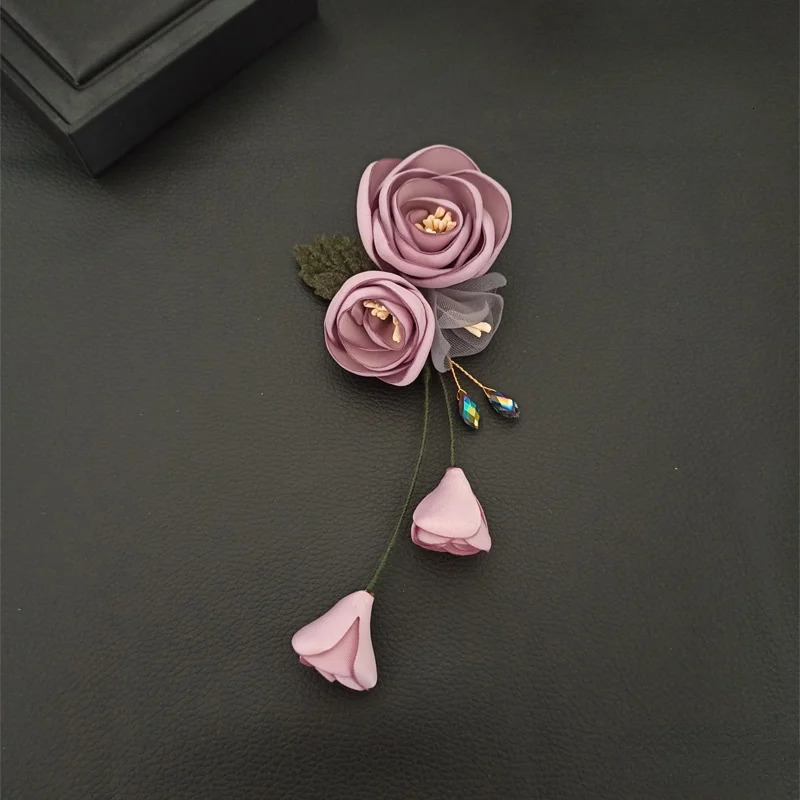 Pins Brooches Korean High-end Fabric Flower Brooches for Women Fashion Cloth Tassel Corsage Female Wedding Brooch Pins Jewelry Accessories 231208
