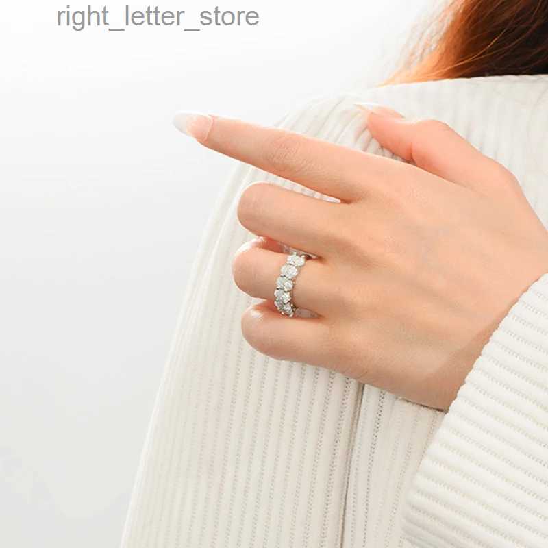 With Side Stones NeeTim Full D Color Oval Moissanite Rings for Women Sparkling 6 Stones Diamond with Certificate 925 Sterling Sliver Wedding Ring YQ23