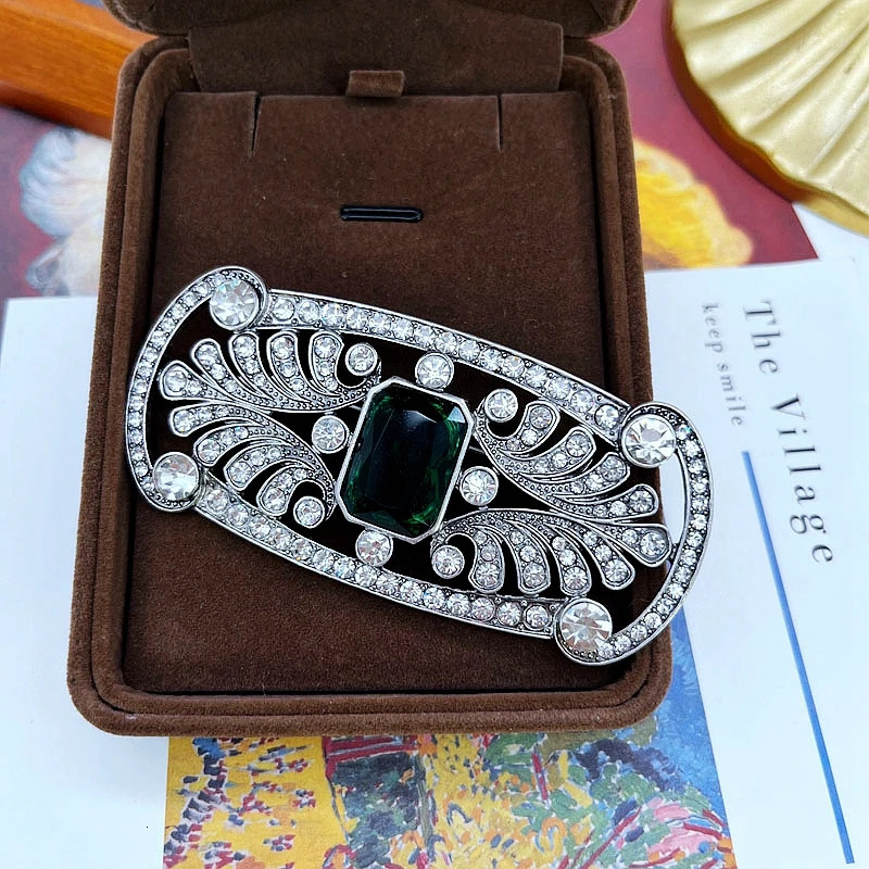 Pins Brooches Vintage Brooches Geometry Crystal Filigree Jewelry Green Stone Pins For Women's Art Deco Accessories 231208