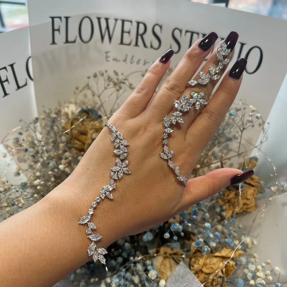 Chain XSBODY 5A Hand Zircon Palm Bracelet for Women Cuff Wedding Adjustable Bridal Handlets Bangle Jewelry Gift 231208