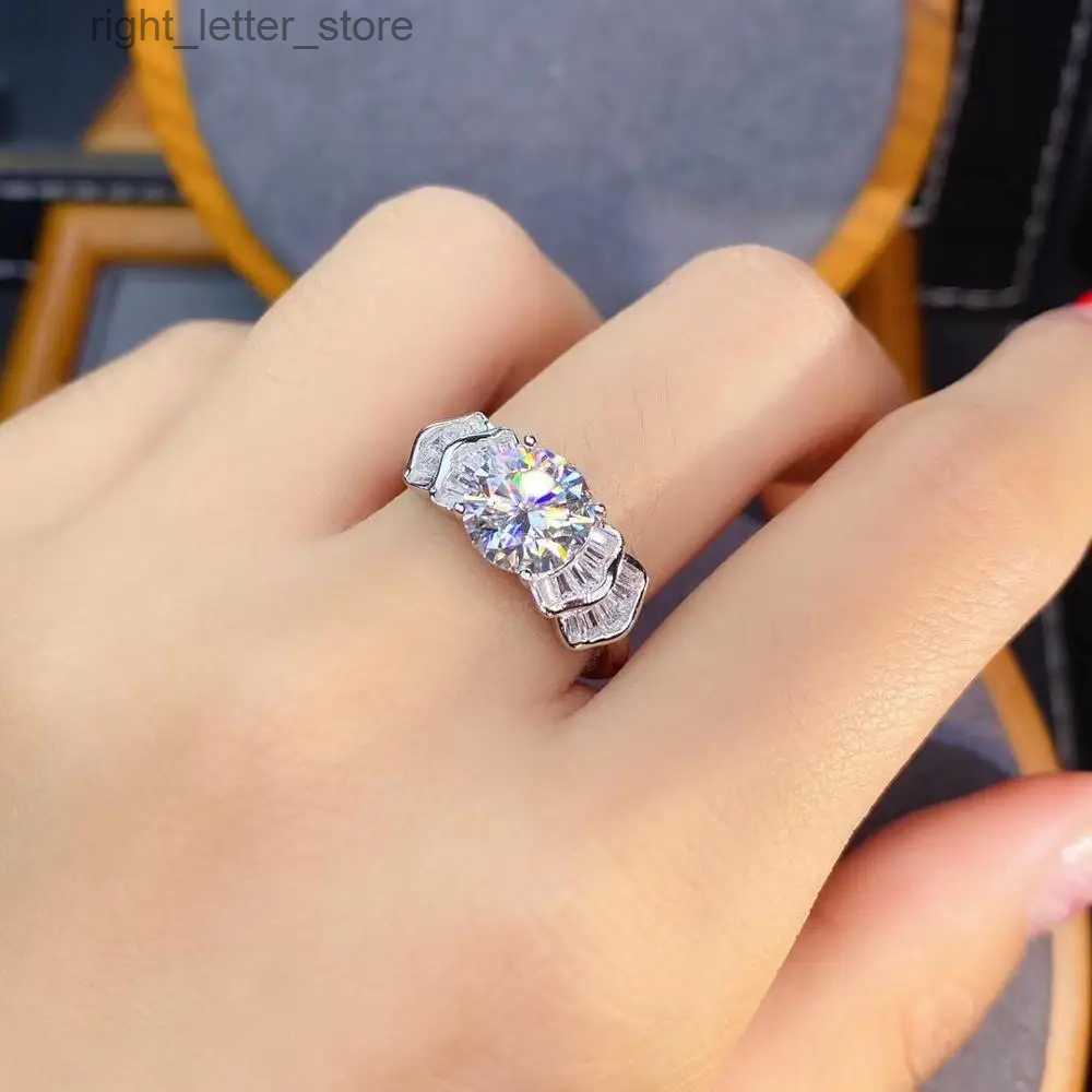 With Side Stones New style crackling moissanite ring for women jewelry engagement ring for wedding 925 silver ring shiny gem birthday gift YQ231209