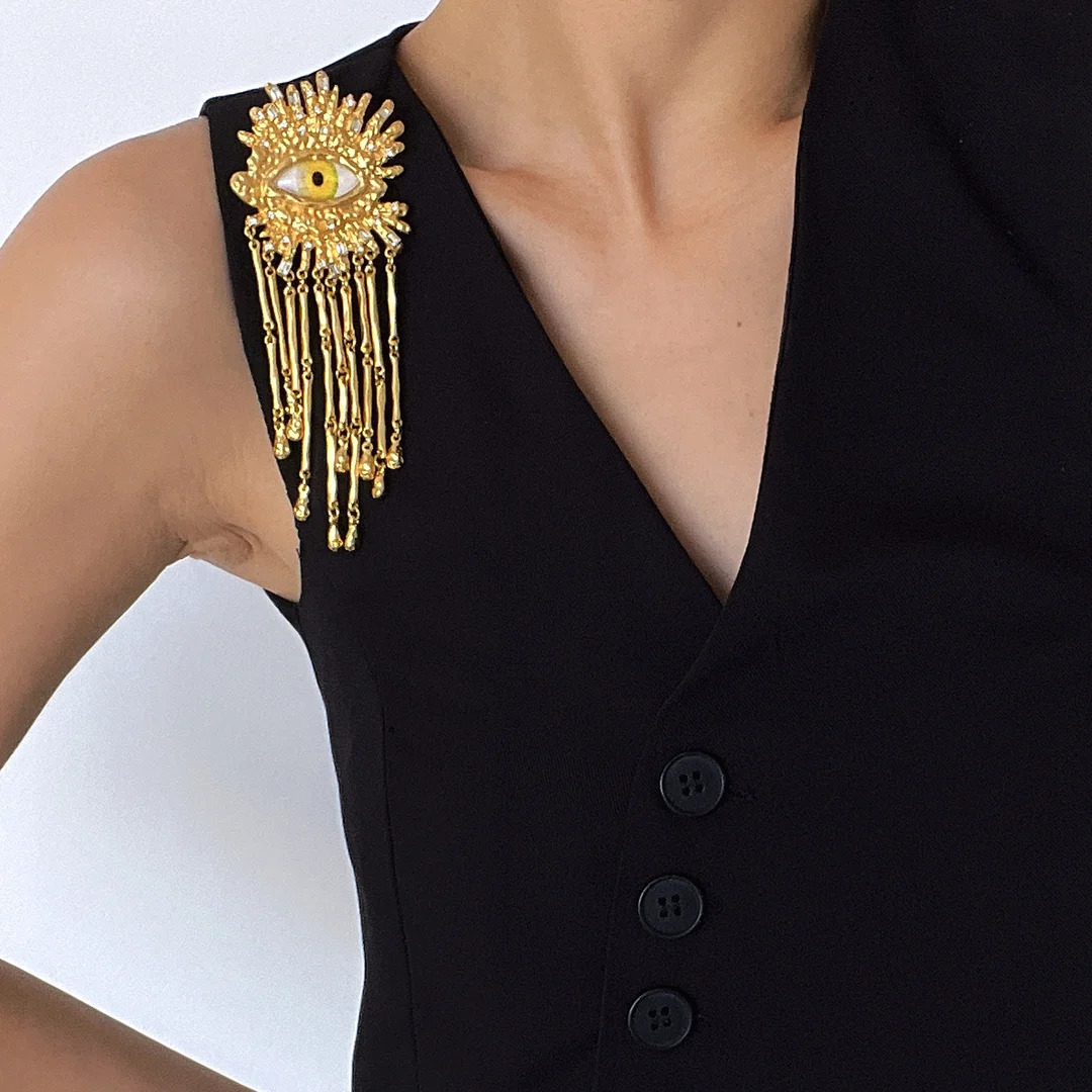 Pins Brooches Personalized Devil's Eye Brooch Metal Tassel for Men Women Unisex Pin Jewelry Brass European And American Retro 231208