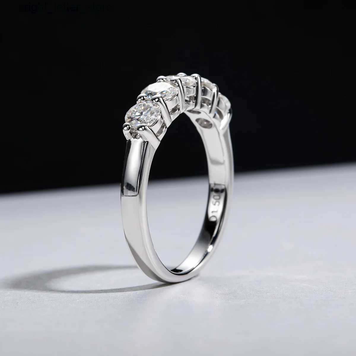 With Side Stones Fine Jewelry Five Stone 4mm D Color Moissanite Ring S925 Sterling Silver Ring Woman Wedding Bands YQ231209