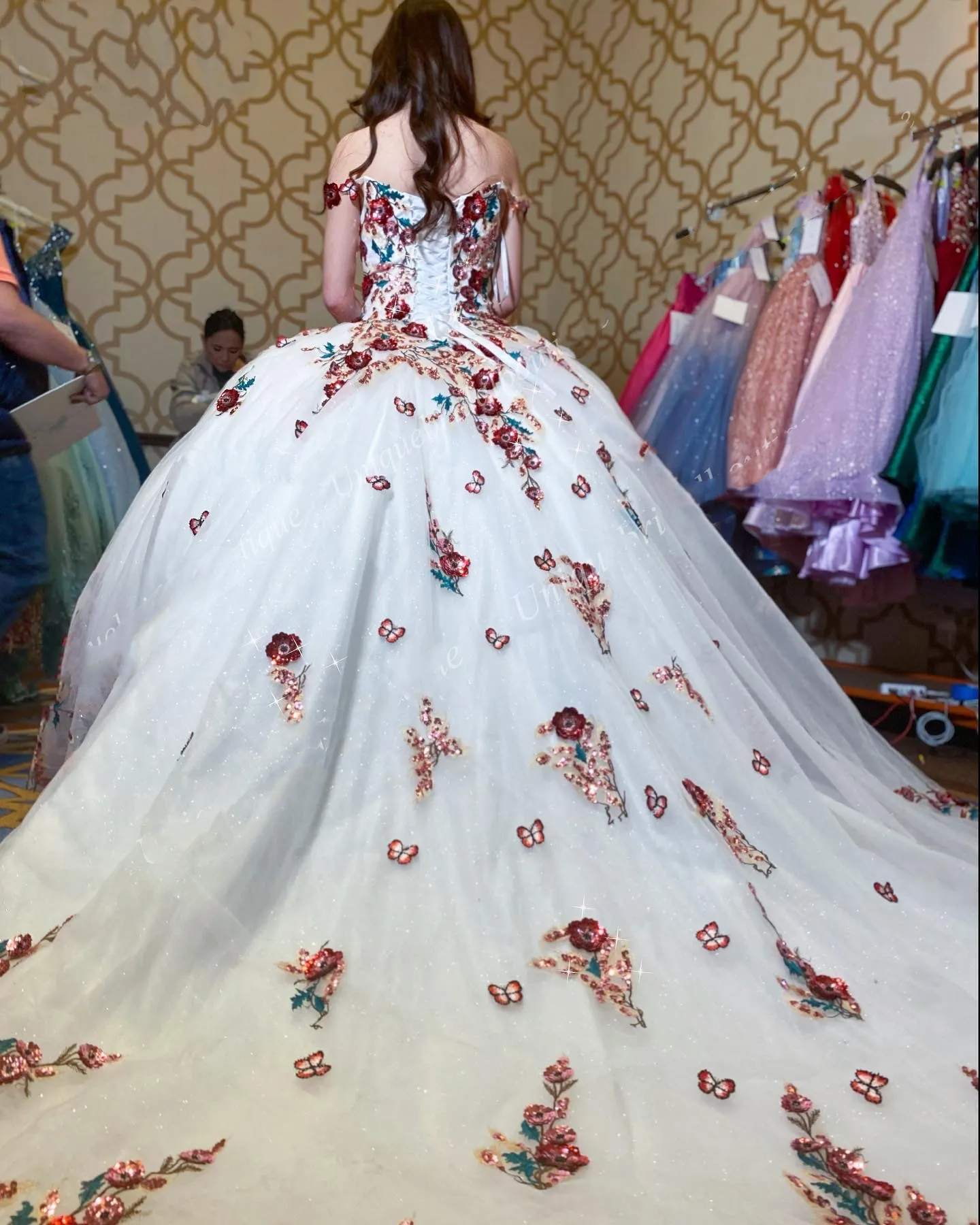 Luxury 3D Floral Sequins Embroidery Quinceanera Dresses Off The Shoulder Glitter Long Sweet 16 Dress For Girls Tulle Prom Special Occasion Gowns 2024