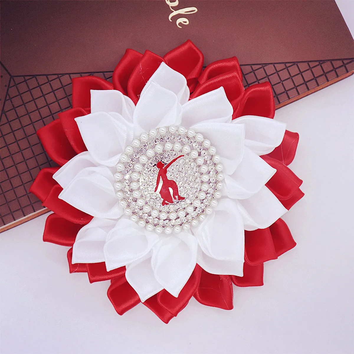 Pins Brooches Satin Ribbon Corsage Red Fortitude Delta Flower Pin Greek Sorority Brooch For Lady 231208