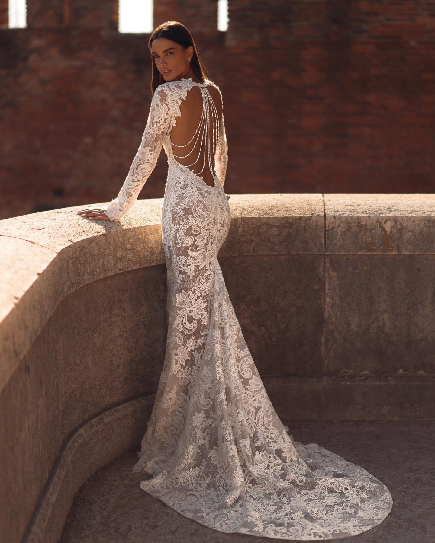 Berta Lace Mermaid Dresses V Neck Pearls Back Tassels Wedding Dress Sweep Train 3D Floral Appliques Lace Bridal Gowns 0616