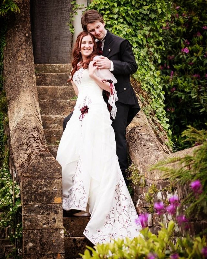 Fairytale Burgundy Embroidery Celtic Wedding Dresses A Line Long Vintage Victorian Bridal Gowns Court Train Short Sleeves Retro Corset Plus Size Count