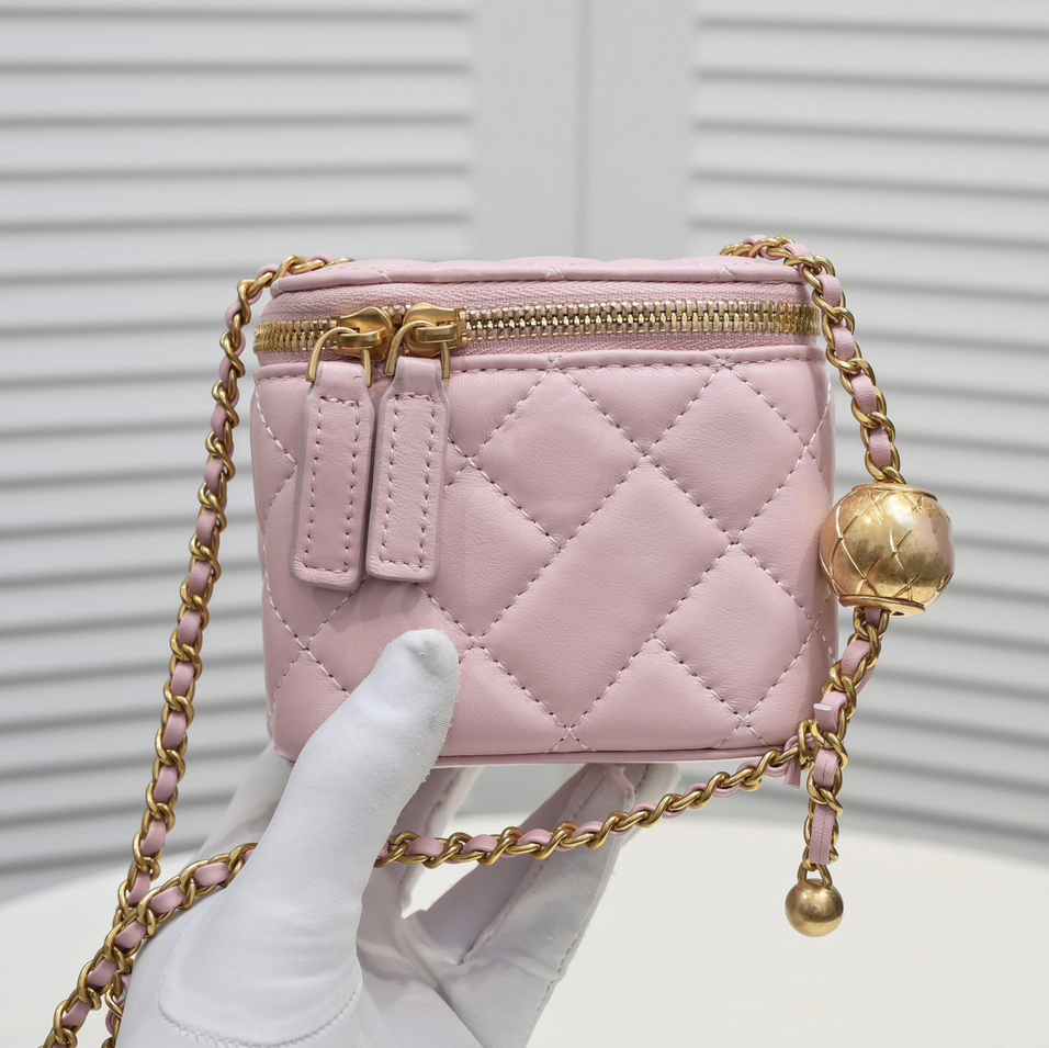 Mini designer makeup bag Chain Shoulder bag toiletry bag Cassette Cosmetic bag Korean Style mini Wash Bags Beauty Makeup Case High quality leather Cosmetic bags