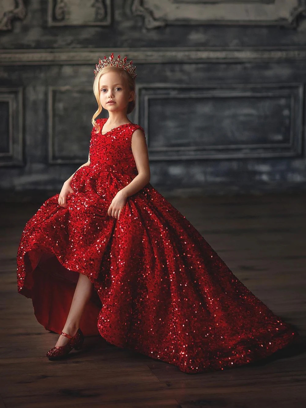2024 Sparkly Long Red Flower Girl Dress Scoop Sleeveless Sequin Christmas Party Birthday Dresses Pageant Child Wedding Photoshoot Ball Gowns