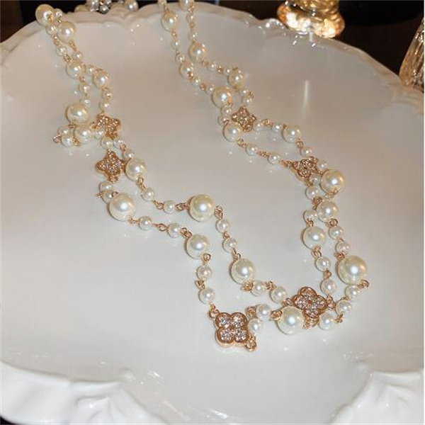 Womens Long Pearl Necklace French Multi-layer vintage four-leaf Clover rhinestone Pearl sweater necklace Fashion jewelry