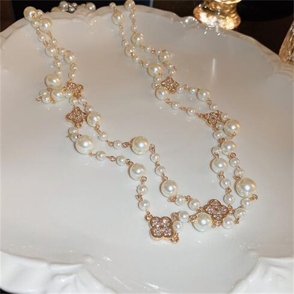 Womens Long Pearl Necklace French Multi-layer vintage four-leaf Clover rhinestone Pearl sweater necklace Fashion jewelry