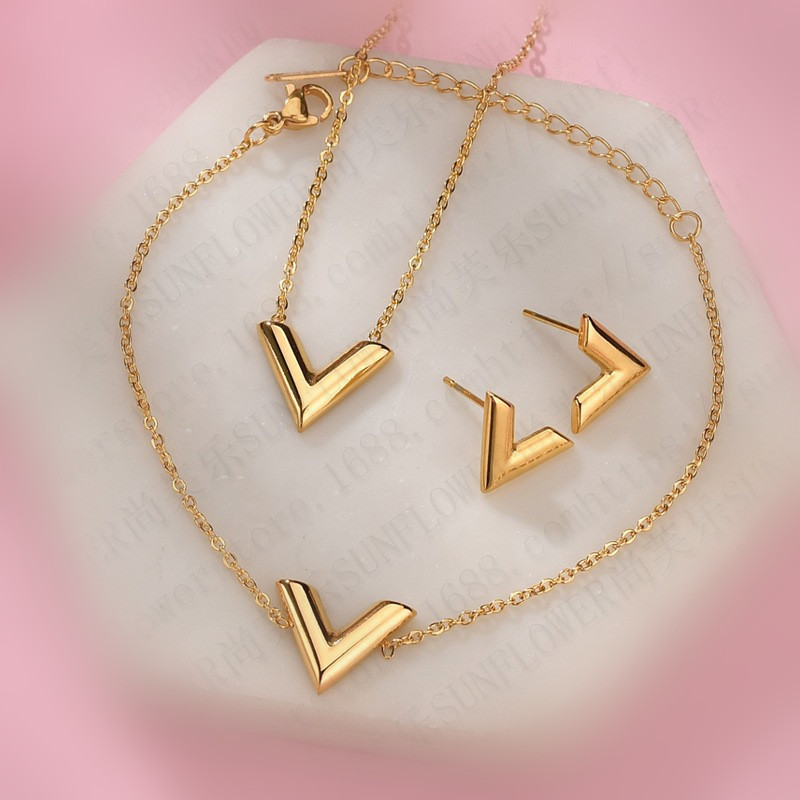 Bracelet Earrings Necklace Chains Classic Letter V Stainless Steels Jewelry Sets Luxury Earring For Women Gold Chain Accessories