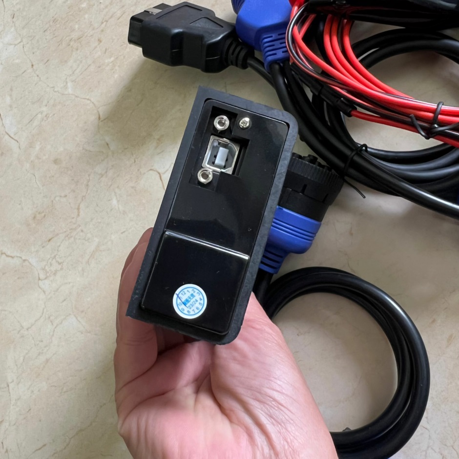 Diagnostic Tools DPA5 Dearborn Protocol Adapter 5 Heavy Duty Truck with CF19 I5 4G Toughbook Professional Scanner