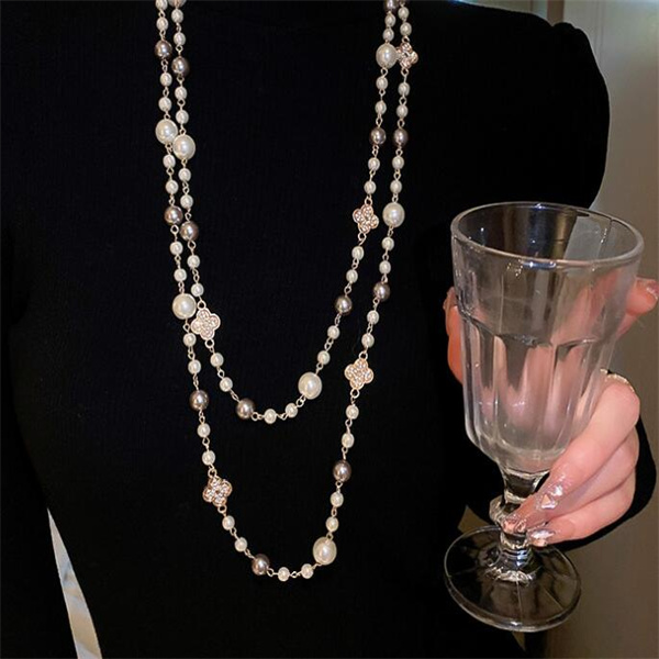 Womens Long Pearl Necklace French Multi-layer vintage four-leaf Clover rhinestone Pearl sweater necklace Fashion jewelry