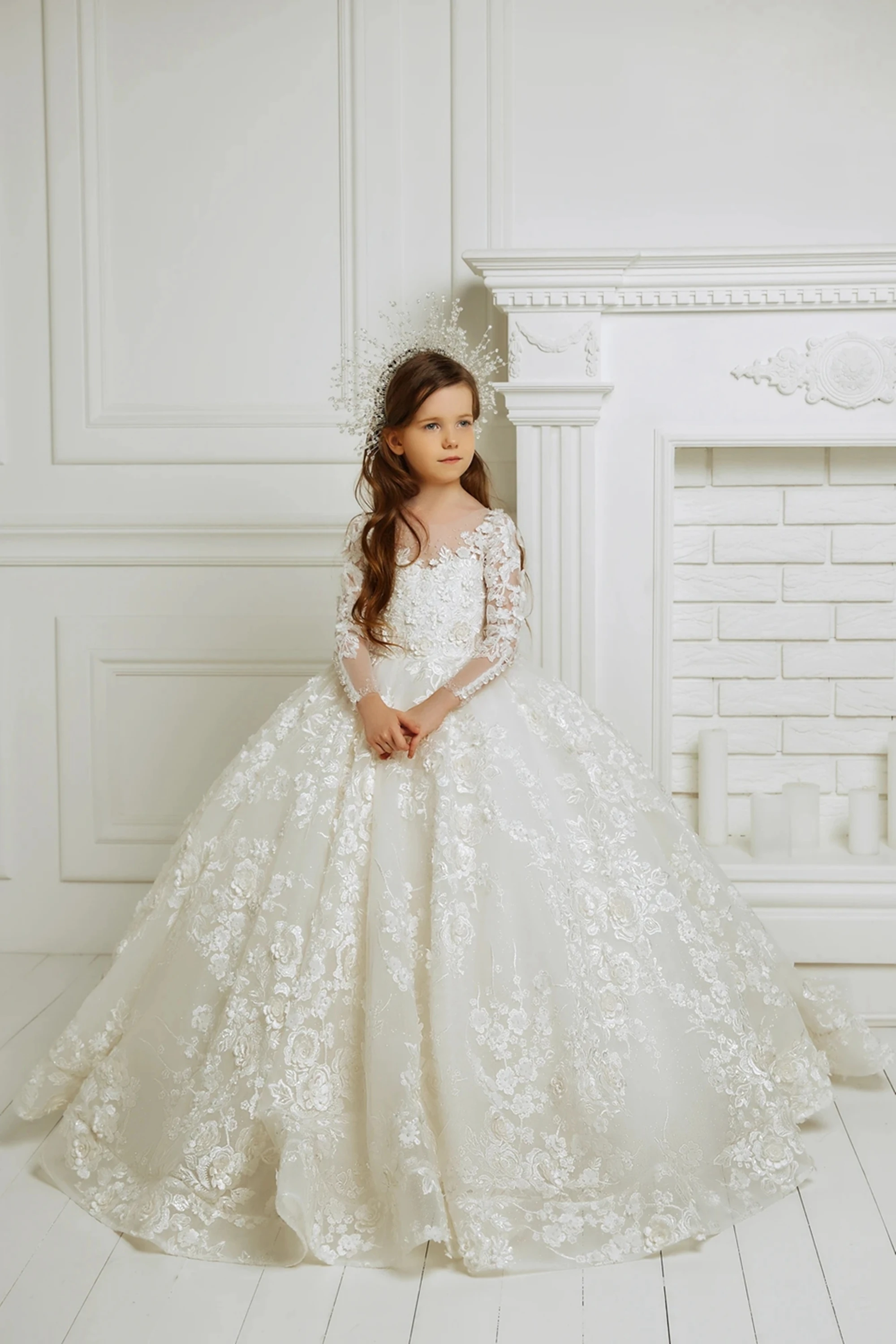 wer Classy Long Girl Dresses Jewel Neck Full Sleeves With Lace Applique Ball Gown or Length Custom Made For Wedding Party