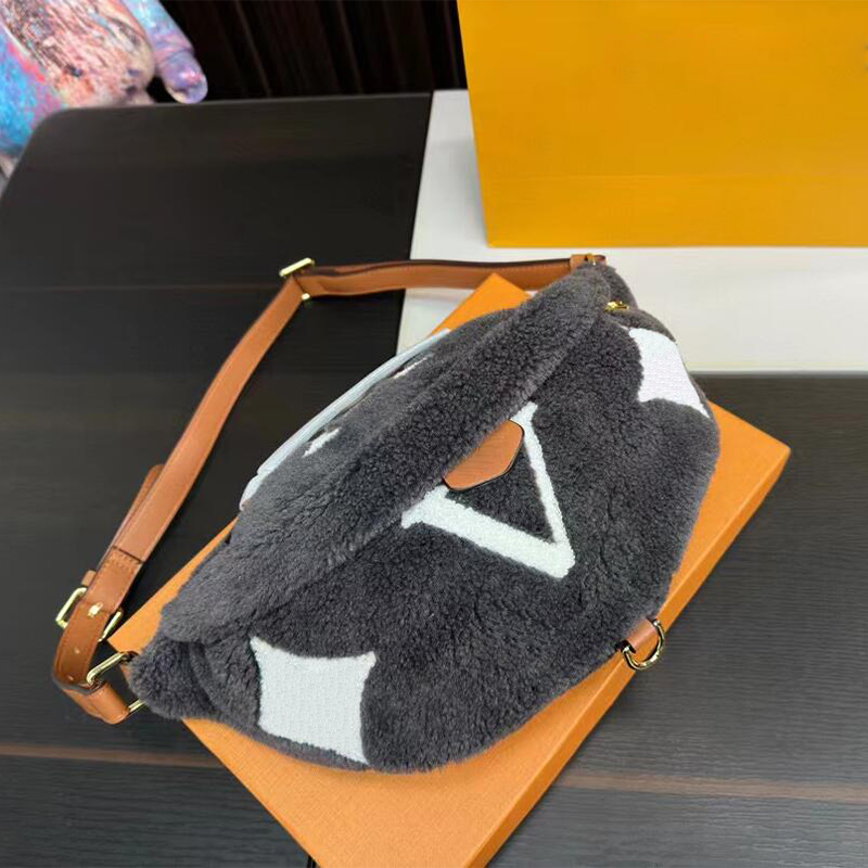 Women Designer Waist Bag Winter Design Chest Bag with Letters Girls Boys Handbag Purses Crossbody Unisex Soft Fur Lamb Wool Shoulder Bags