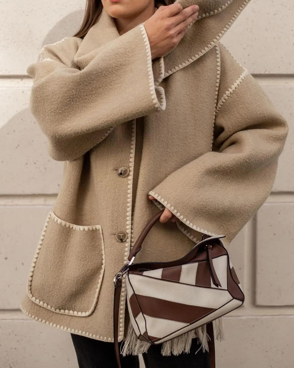 Women's Wool Blends Women Woolen Coats with Tassel Scarf Autumn Winter Long Sleeve Single Breasted Warm Jackets Embroidery Pocket High Street Top