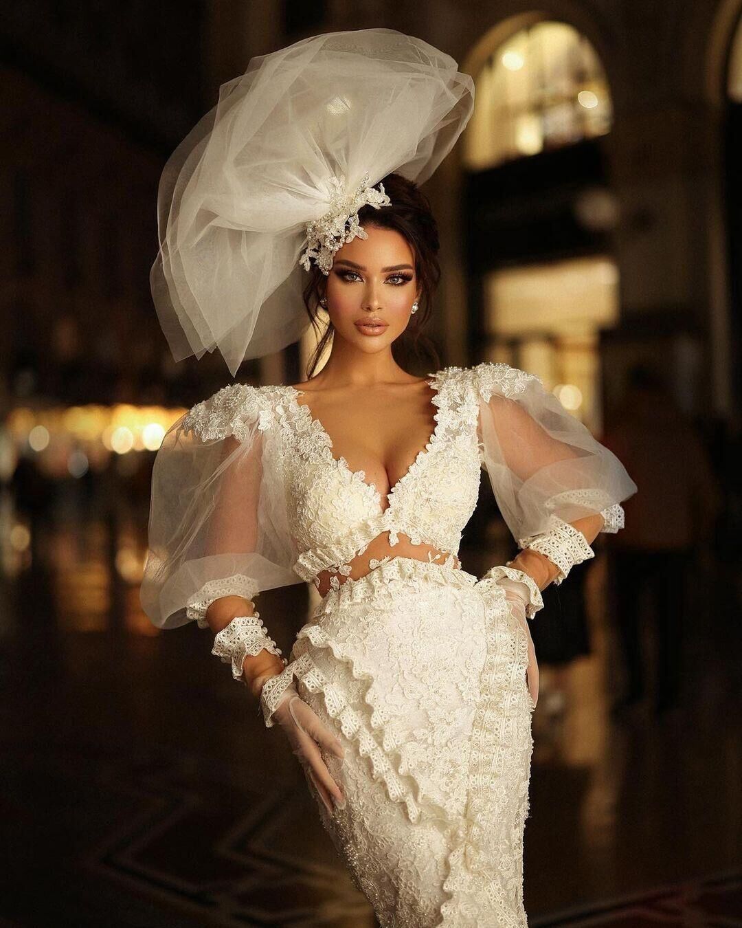 Ivory Mermaid Wedding Dresses Lace V Neck Puffy Long Sleeve Bride Dress Custom Made Pleats Bridal Gowns