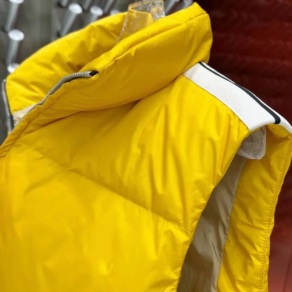 Men's Jackets The Latest Men Women Short Down Jacket Fashionable Warm Vest Goose Down Comfortable Windproof Waterproof 2024 Winter Coat 231212