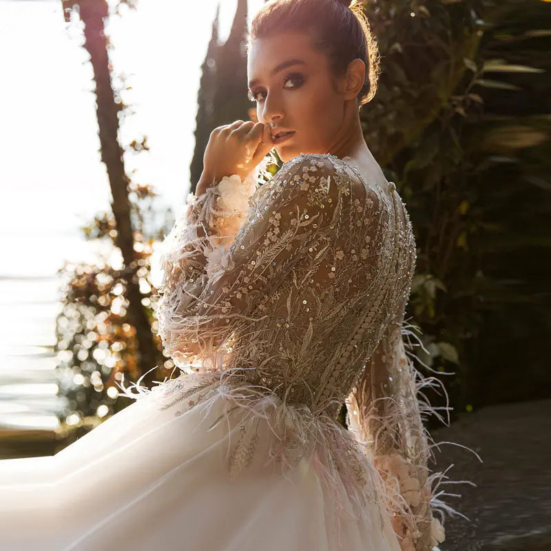 Luxury Glitter Princess Wedding Dress Long Sleeves Lace Appliques Backless Floor Length Bridal Gowns Vestidos De Novia