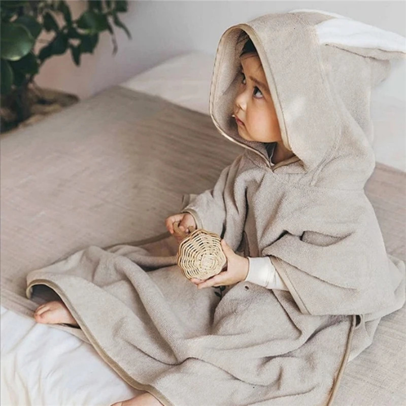 Towels Robes Cartoon Baby Bath Towel Microfiber Cotton Hooded Beach Towel born Cape Towels Soft Poncho Kids Bathrope Washcloth Baby Stuff 231212