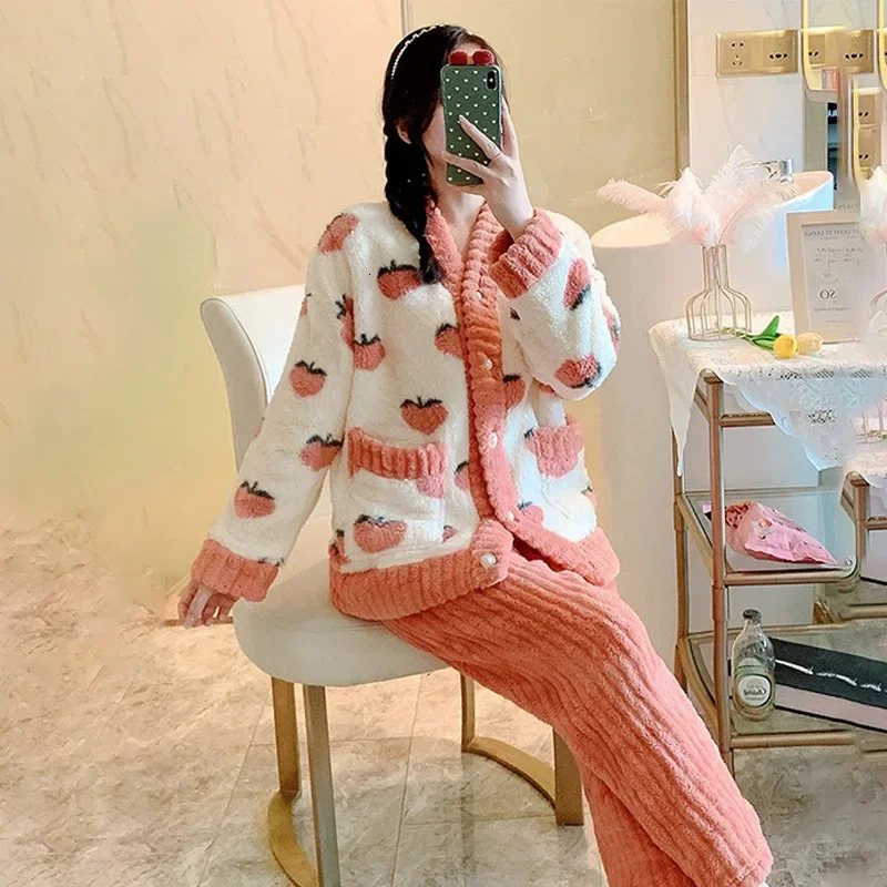 Women's Sleepwear Winter Fleece Pajamas Thickened Warm And Comfortable Homewear For Women Long Sleeved Velvet Cute Home Heating Set 231212