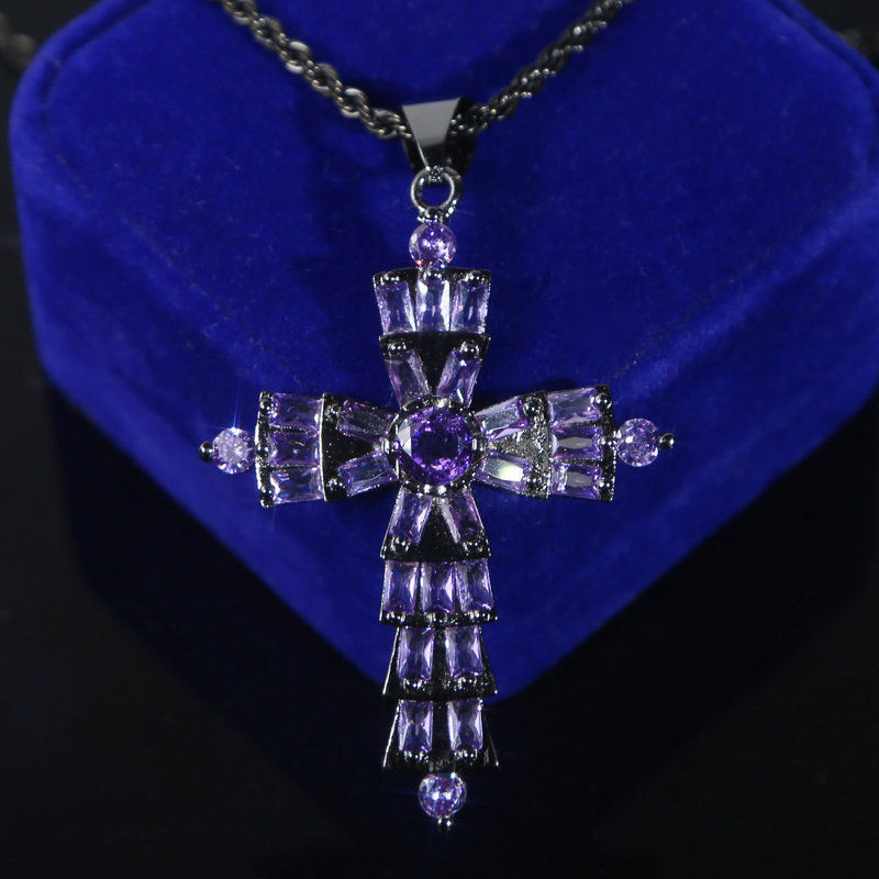 New Designer Purple Zircon Cross Charm Pendant Necklace with Rope Chain Hip Hop Women Men Full Paved 5A Cubic Zirconia Boss Men Gift Jewelry