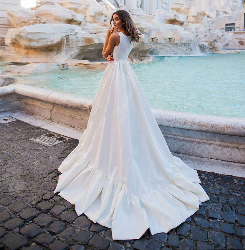 Zipper Fancy Sleeveless Wedding Dresses For Women 2023 Bride Jewel Satin Mordern A-Line Sweep Train Simple Custom Made