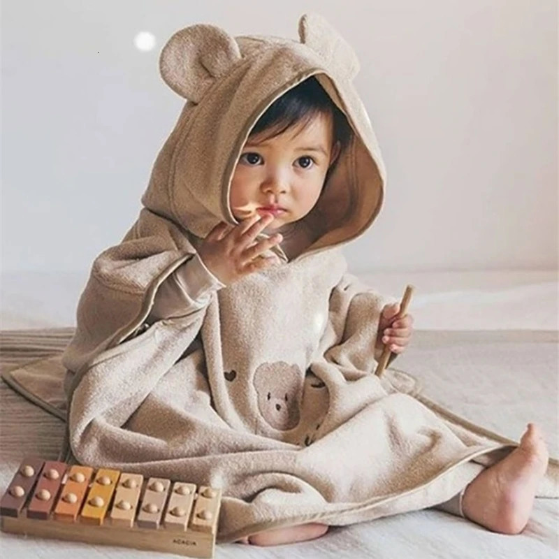 Towels Robes Cartoon Baby Bath Towel Microfiber Cotton Hooded Beach Towel born Cape Towels Soft Poncho Kids Bathrope Washcloth Baby Stuff 231212